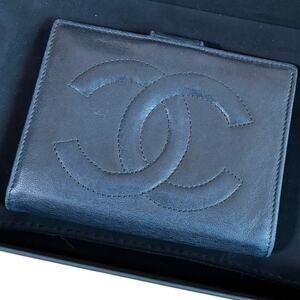 Vintage Chanel CC Lambskin Leather Black compact bifold wallet